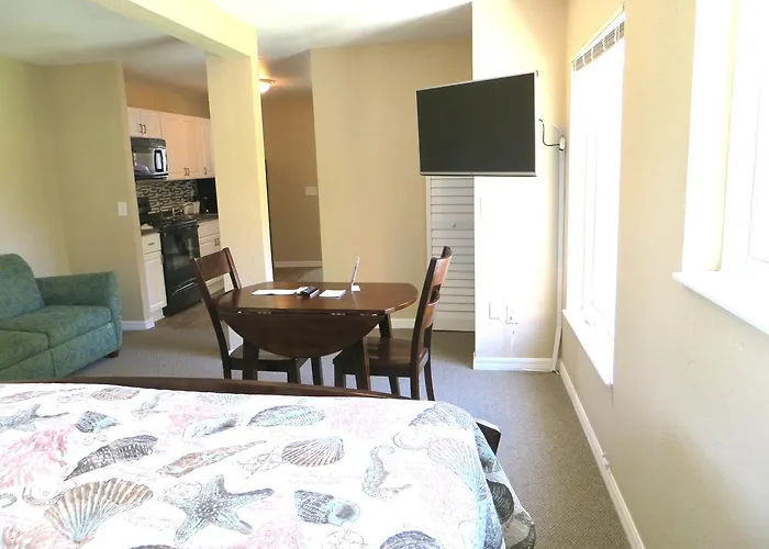 Beachview Suites 2*